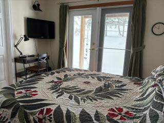 Tudor House Bed and Breakfast - 7