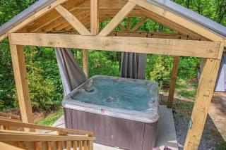 Maggie Cabin Enjoy Nature From A Forest Hot Tub - 8