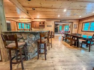 Huge Beautiful Quiet Home with Amazing Amenities - 4