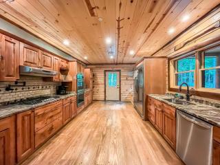 Huge Beautiful Quiet Home with Amazing Amenities - 2