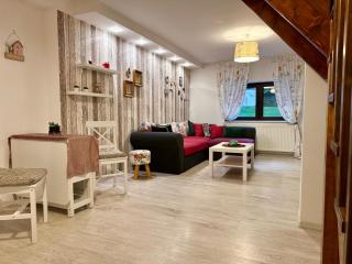 The Bucket - Rose Old Town with Fireplace & View - 0