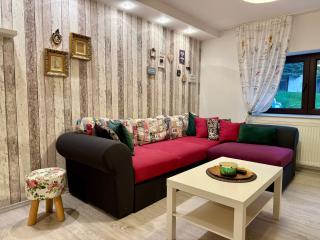 The Bucket - Rose Old Town with Fireplace & View - 2