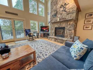 Perfect DCL Lake House: Fire Pit Hot Tub Dock and More - 8