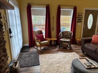 New: Charming and Cozy Great Value - 7