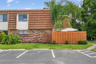 Comfortable Fort Myers Townhome Pool Downtown - 8