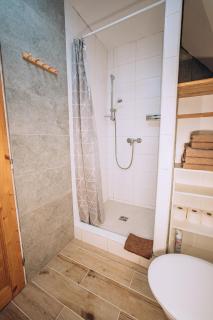 SKLÍPEK POD STOLOVOU HOROU - 3