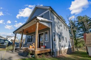 Smore Memories: A cozy 5-bedroom lake cabin in Deep Creek Lake with hot tub. - 6