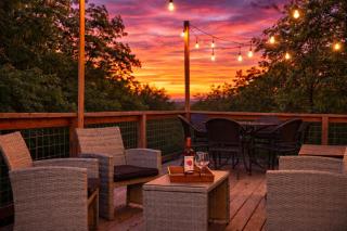 Game Day Getaway 4BR Near IU - 9