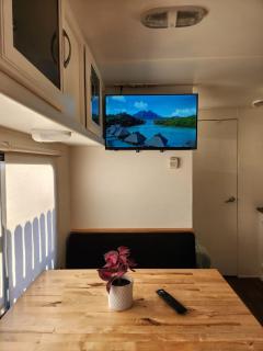Cozy 1-bedroom recreational vehicle in fabulous Las Vegas with AC - 3