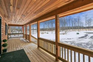Discover Grateful Greens in McHenry: a golfers paradise with hot tub sauna and room for 16 - 3