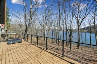 New Modern Lakefront Close to Wisp - 1