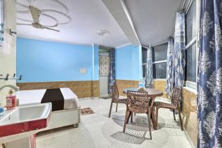 SPOT ON Royal King Guest House - 4