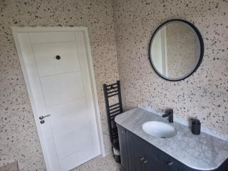 Unique room close to tramline - 6