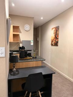 Seven Eleven Balcony Apartment - Isibaya House - 6