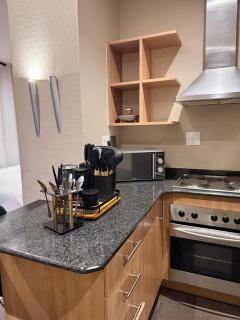 Seven Eleven Balcony Apartment - Isibaya House - 3