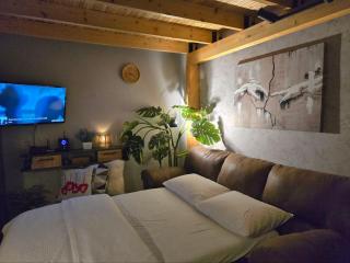 Warm Private JACUZZI Apartment - TBILISI NAT Suite - 4