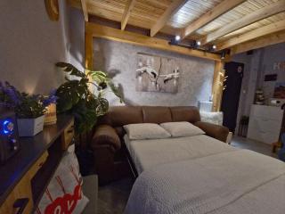 Warm Private JACUZZI Apartment - TBILISI NAT Suite - 3