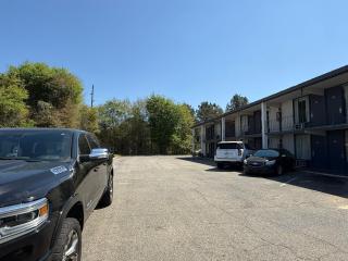 8 Inn By Capital O Americus US 19 - 2