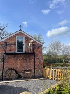 The Old Smithy, beautifully restored cottage in Carreghofa, near Llanymynech - 9