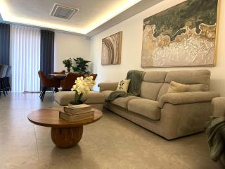 Panoramic Sea & Valley View 2BR Apt Sleeps 4 - 7