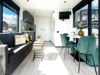 Unique Houseboat on Uitgeester Lake - 0