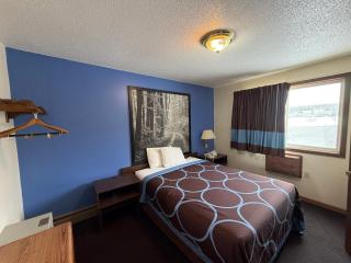 Iron Mountain Inn & Suites MI US 2 - 7
