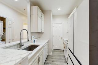 Creekwood - 200 Pebble Dr #205 - 3