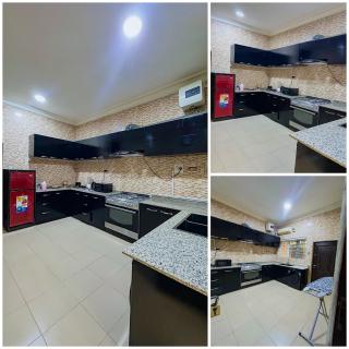 Bold 3 Bedroom Apartments - 7