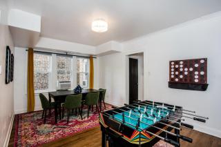 King Bed l Games l Near United Center & Walk to Train l Dedicated Workspace l Fireplace - 6