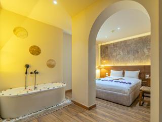 LE Pacha BoutiQue Hotel - 4