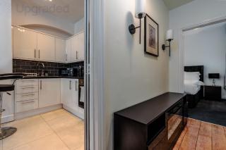 City Centre Retreat with Private Entrance - 1