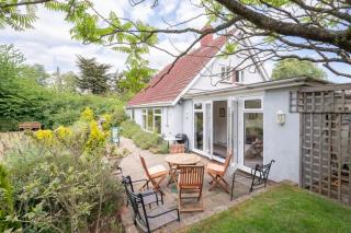 Modern 4BR Retreat Near the Coast - 2