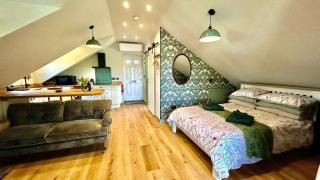 The Coach House - 4