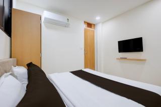 Hotel O The Velvet Crown Hotel - 4