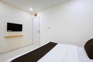 Hotel O The Velvet Crown Hotel - 8