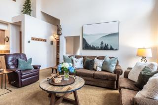 Updated 3 Bedroom 3 Bathroom Snowcreek Phase V #884, Sleeps 6 - 7