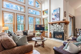 Updated 3 Bedroom 3 Bathroom Snowcreek Phase V #884, Sleeps 6 - 6