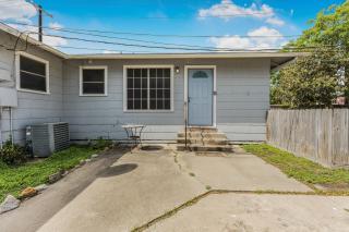 one bedroom 1 bath private entrance - 7
