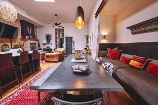 Luxe Main St Loft with Rooftop Lounge and Balcony - 7
