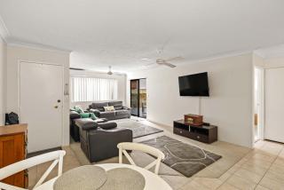 Burleigh Coastal Haven - Kingston 4 - 6