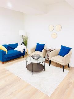 Cozy home - close to WEM Mall & 20 mins to Airport - 9