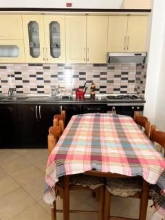 Cozy Seaside Apartment - 8