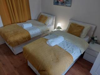 Two Bedroom Semi-detached Modern House in Birmingham - 6