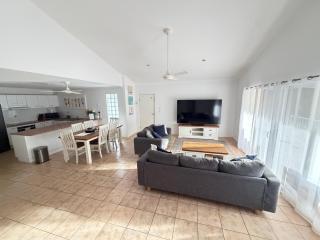 Wake to Waves | Absolute Beachfront | Sleeps 6 - 9