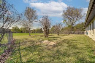 Hunt, Fish and Birdwatch Peaceful Lockesburg Escape - 6