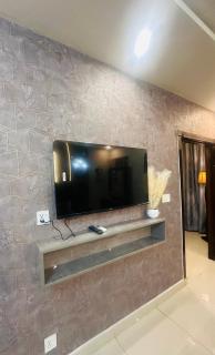 1 BR Luxurious Suite Near Airport-5 Mins Drive - 8