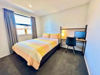 Hidden Gem Holiday Home in Wigram - 6