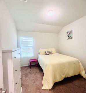 10 Min to World Cup - Modern 4BR Near DFW - 2