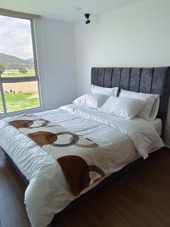 Moderno Apto con Vistas al Campo y Gran Ubicación - 6