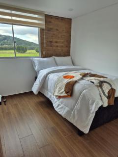 Moderno Apto con Vistas al Campo y Gran Ubicación - 1